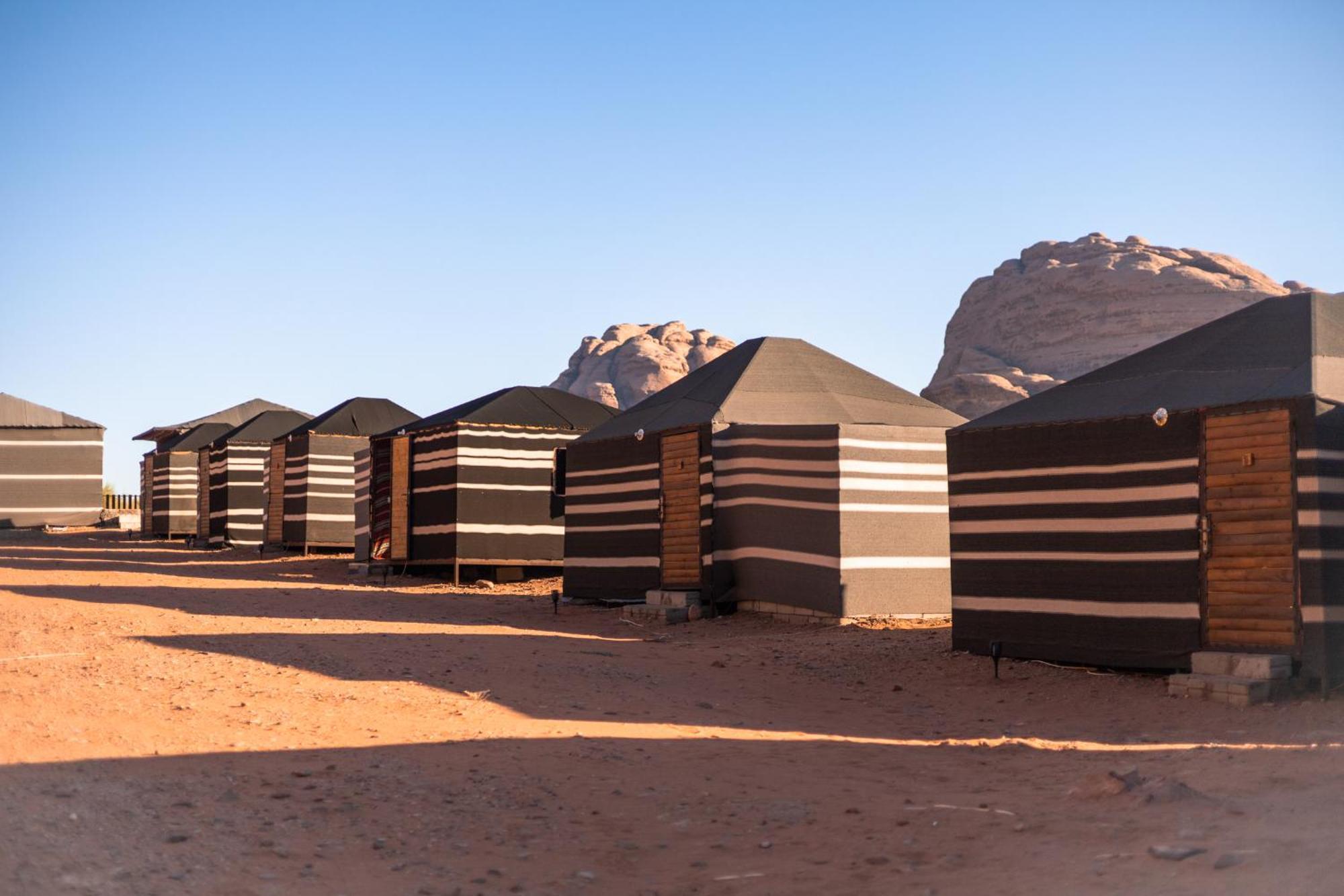 Beduin Star Trail Camp Bed & Breakfast Wadi Rum Bagian luar foto