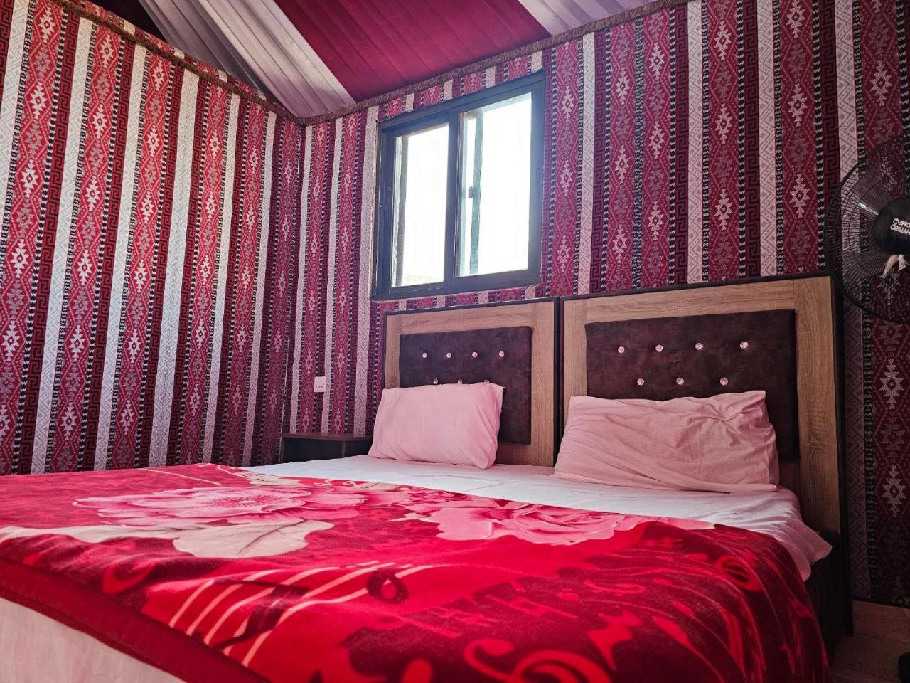 Beduin Star Trail Camp Bed & Breakfast Wadi Rum Bagian luar foto