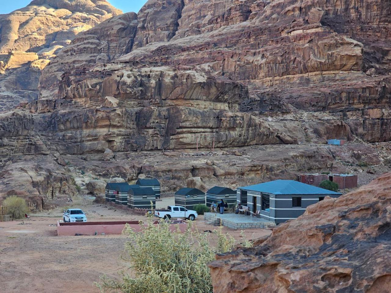 Beduin Star Trail Camp Bed & Breakfast Wadi Rum Bagian luar foto