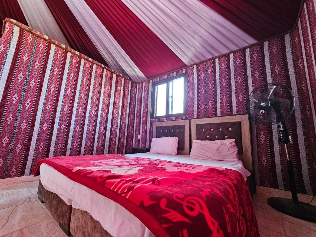 Beduin Star Trail Camp Bed & Breakfast Wadi Rum Bagian luar foto