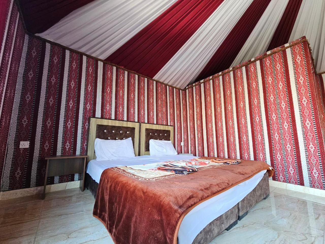 Beduin Star Trail Camp Bed & Breakfast Wadi Rum Bagian luar foto