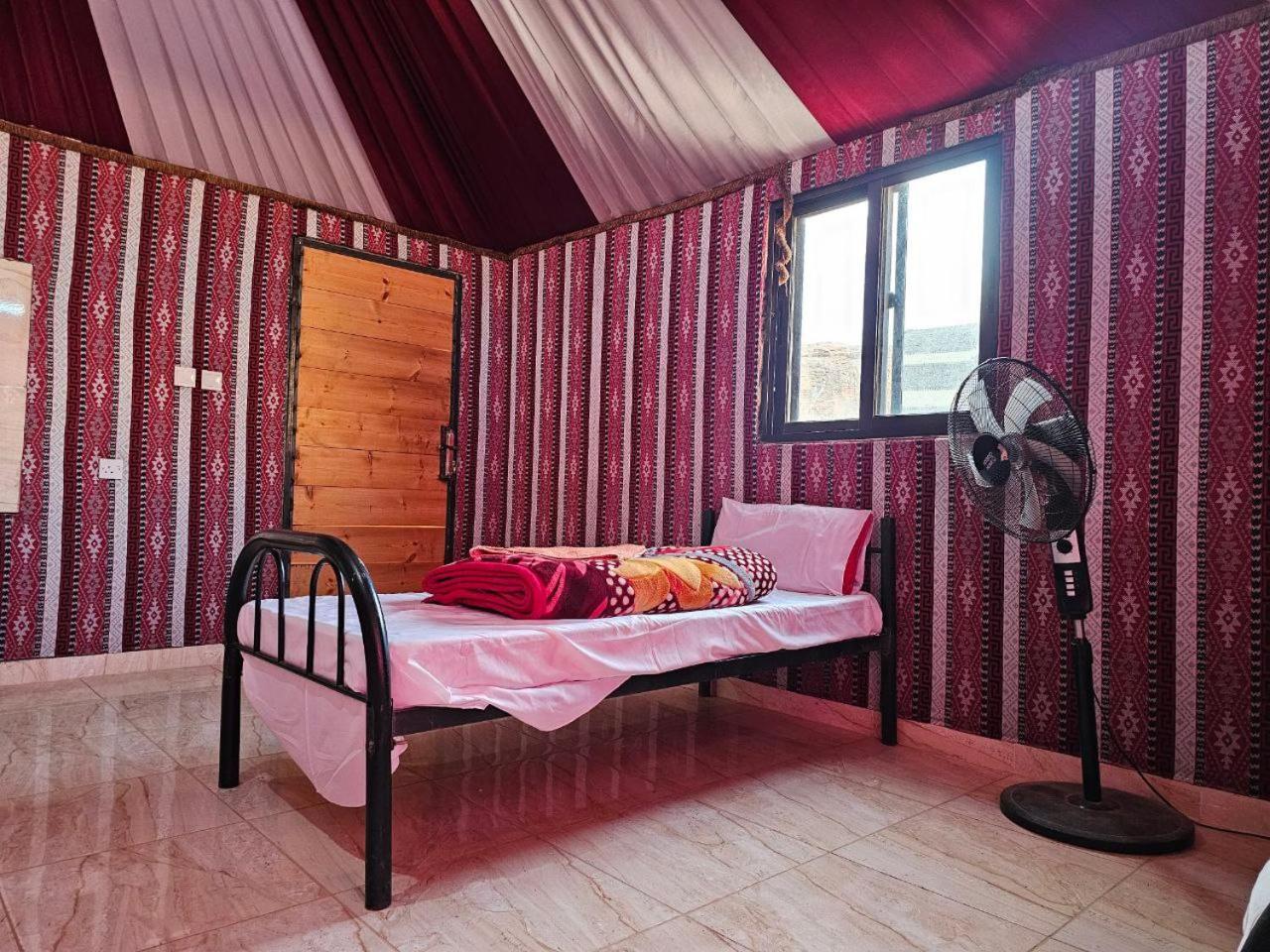 Beduin Star Trail Camp Bed & Breakfast Wadi Rum Bagian luar foto