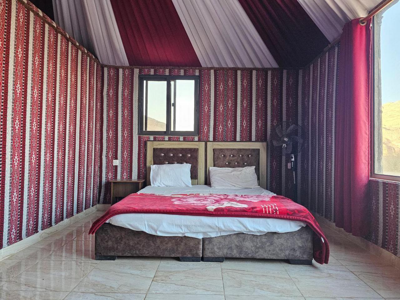 Beduin Star Trail Camp Bed & Breakfast Wadi Rum Bagian luar foto