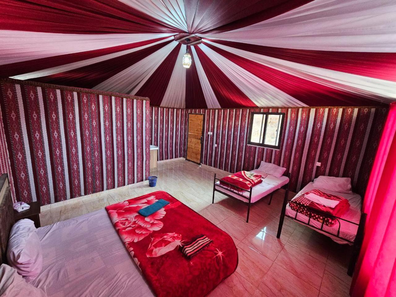 Beduin Star Trail Camp Bed & Breakfast Wadi Rum Bagian luar foto