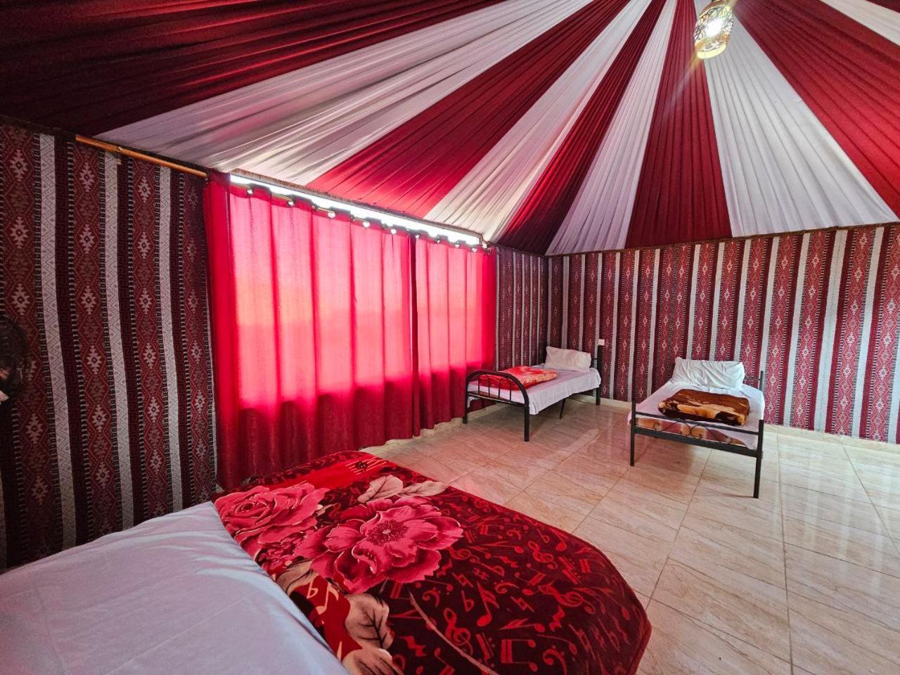 Beduin Star Trail Camp Bed & Breakfast Wadi Rum Bagian luar foto