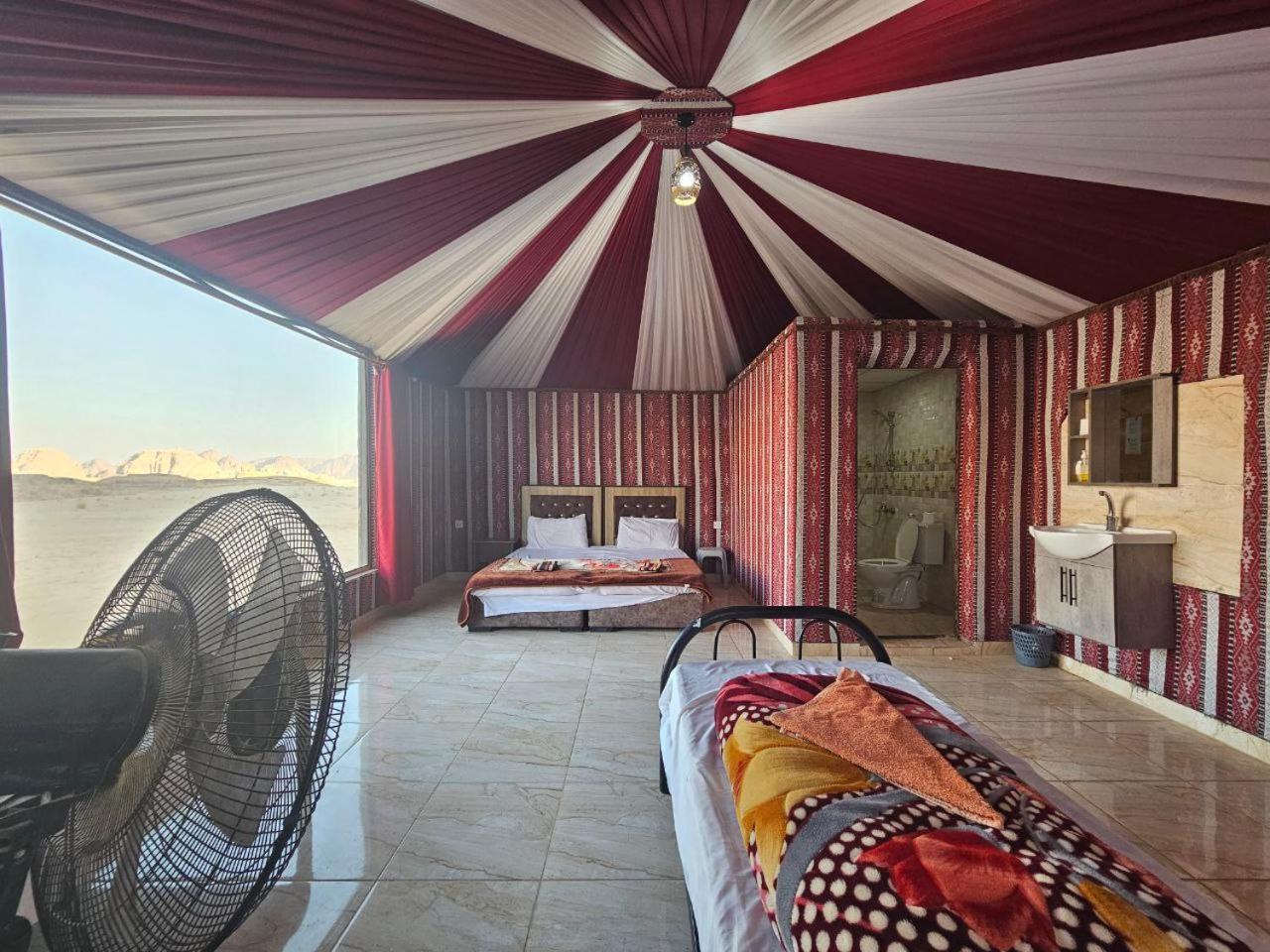 Beduin Star Trail Camp Bed & Breakfast Wadi Rum Bagian luar foto