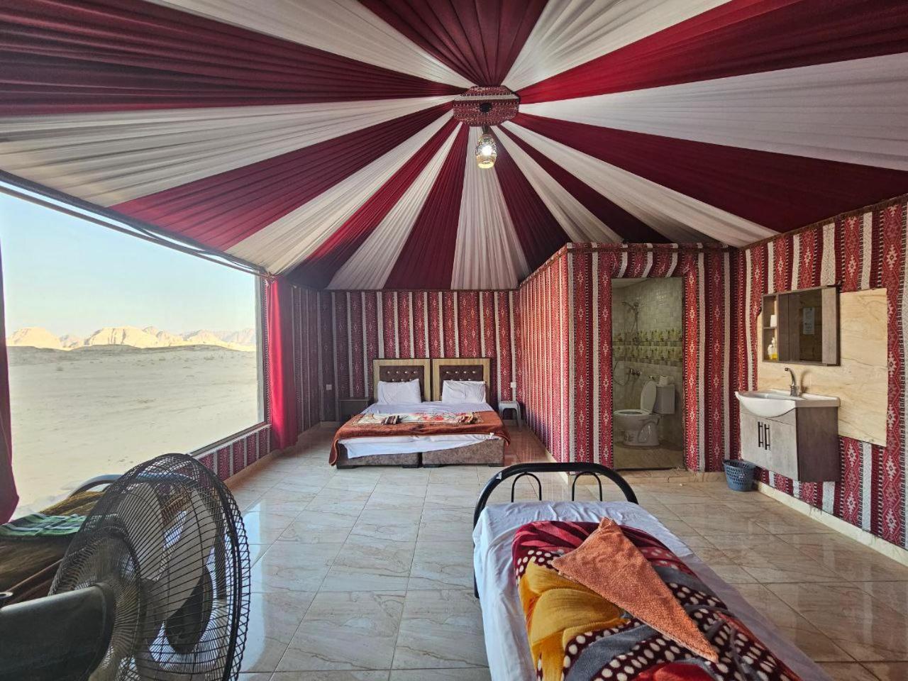 Beduin Star Trail Camp Bed & Breakfast Wadi Rum Bagian luar foto