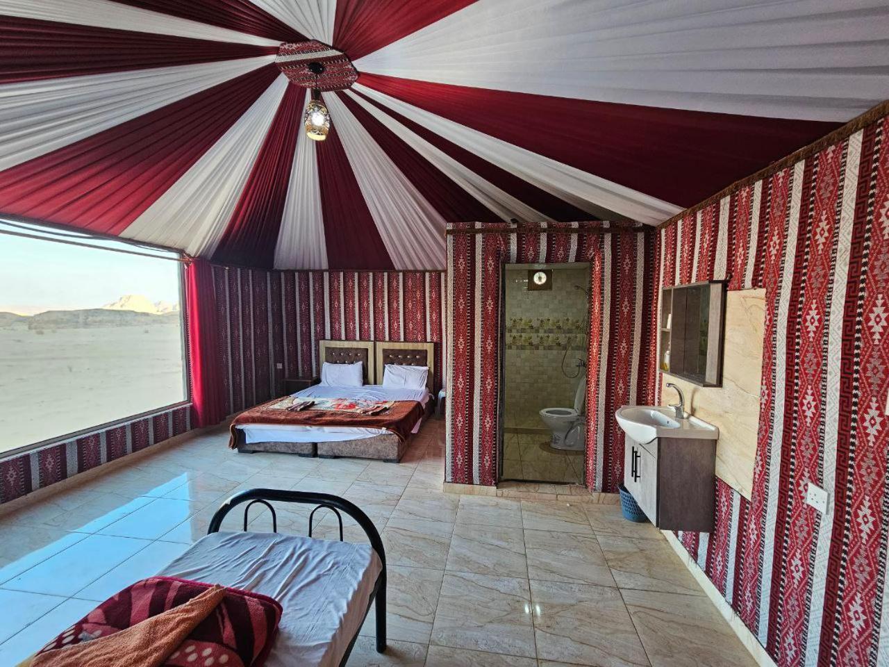 Beduin Star Trail Camp Bed & Breakfast Wadi Rum Bagian luar foto