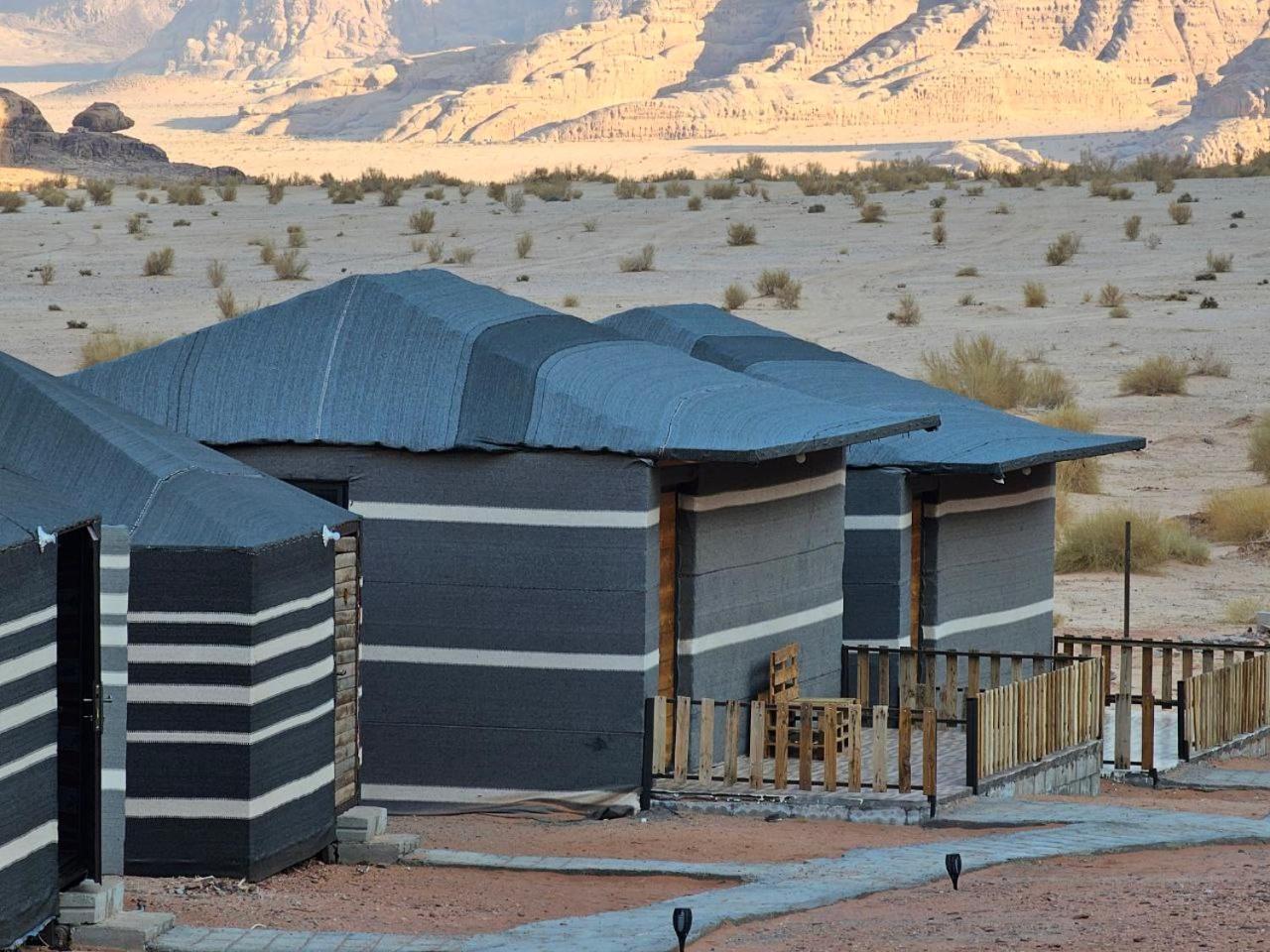 Beduin Star Trail Camp Bed & Breakfast Wadi Rum Bagian luar foto