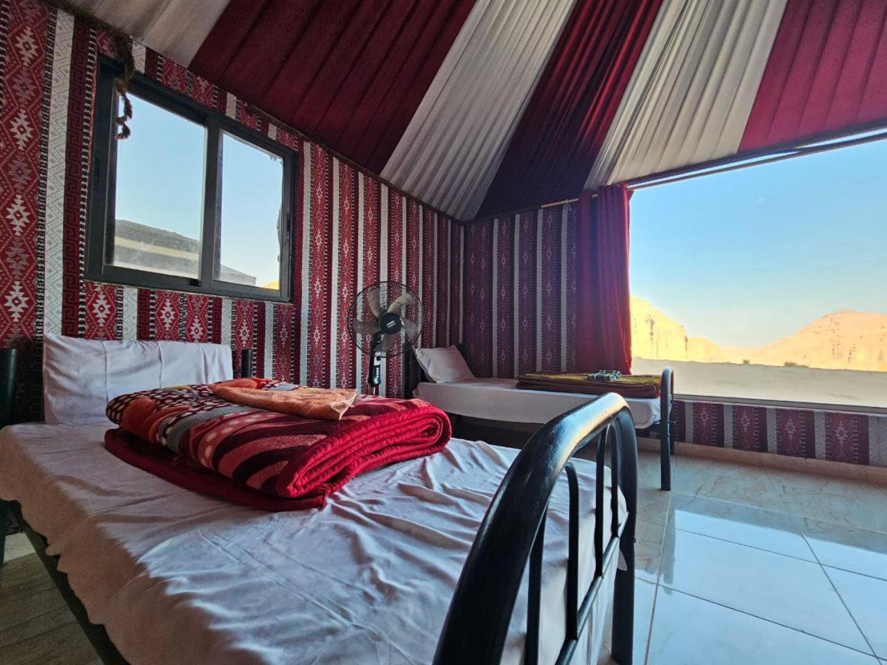Beduin Star Trail Camp Bed & Breakfast Wadi Rum Bagian luar foto
