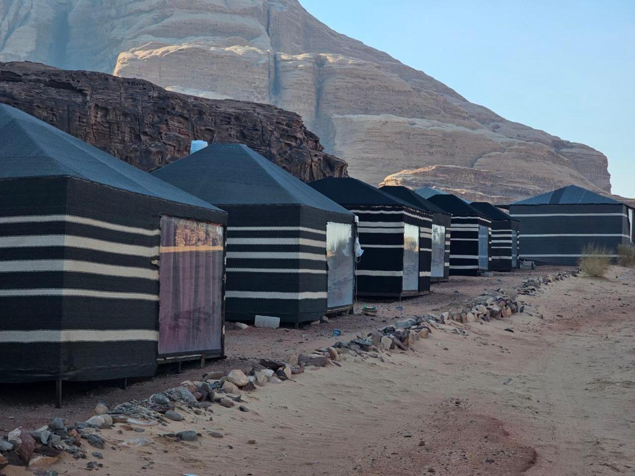 Beduin Star Trail Camp Bed & Breakfast Wadi Rum Bagian luar foto