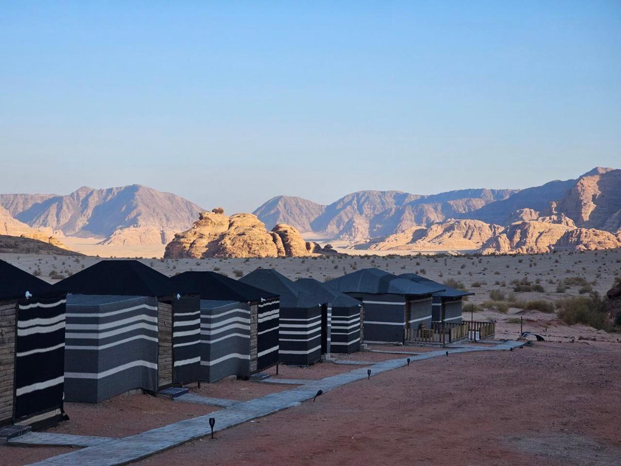 Beduin Star Trail Camp Bed & Breakfast Wadi Rum Bagian luar foto