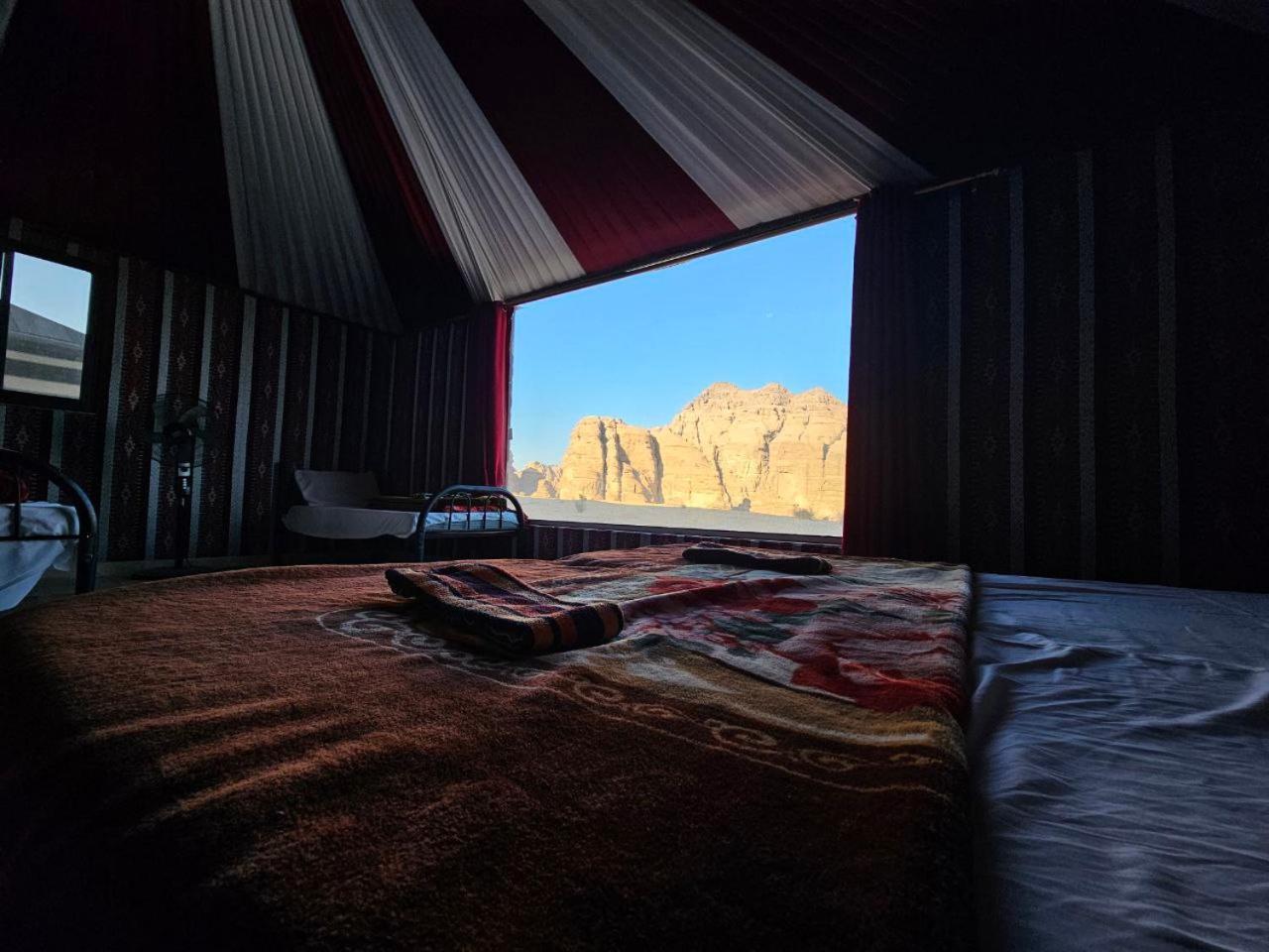 Beduin Star Trail Camp Bed & Breakfast Wadi Rum Bagian luar foto